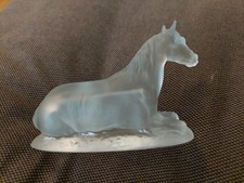 Vintage liegendes Pferd aus