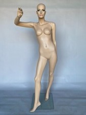 schaufensterpuppe weiblich