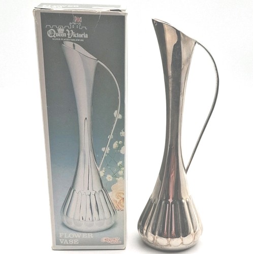 Queen victoria vase - queen,