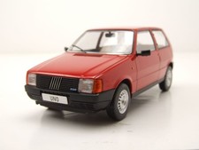 Fiat Uno 1983 rot Modellauto 1:24 Whitebox