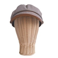 Rattan-Manikin-Kopf, Hut