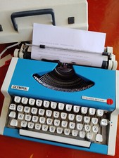 OLYMPIA TRAVELLER DE LUXE.1970.MADE IN GERMANY IM KOFFER.SEHR SAUBER.FUNKTIONTOP