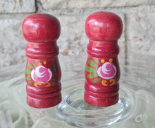 Holz Salz- und Pfefferstreuer handbemalt rot Höhe 7 cm 70‘s