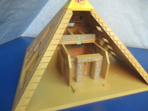 4240 pyramide gebäude - 4240,