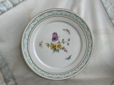 Schöner KPM Berlin Kurland Kuchenteller in Dekor 41 mit Blumen und Insekten