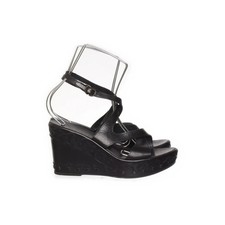 Paola Ferri, Keilschuhe