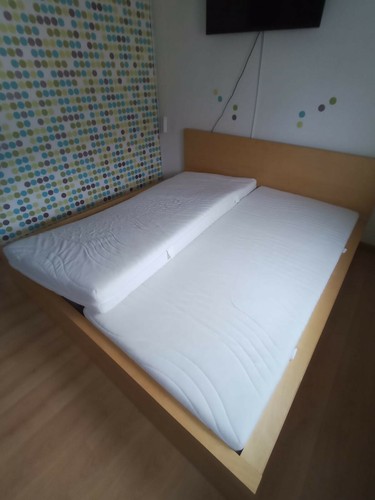 Schlafzimmerbett