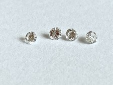 Natürlicher Diamant 0,06ct.-0,075ct. 2,5mm-2,6mm  D-F/Si1-Si2 BRILLANT
