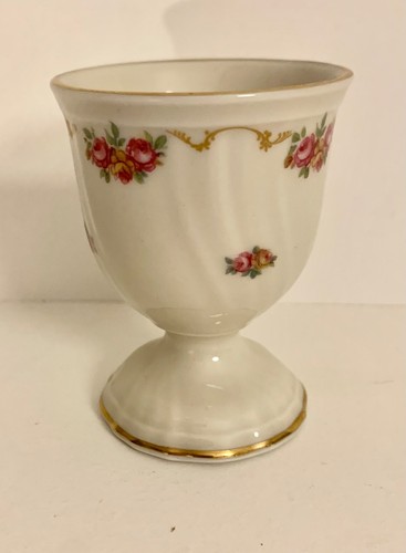 Alter eleganter eierbecher - eleganter,