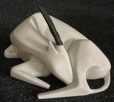 Liegende antilope sgrafo - liegende,