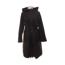 Tiger of Sweden, Mantel