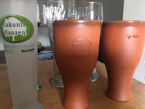 Mehrere biergläser - mehrere,
