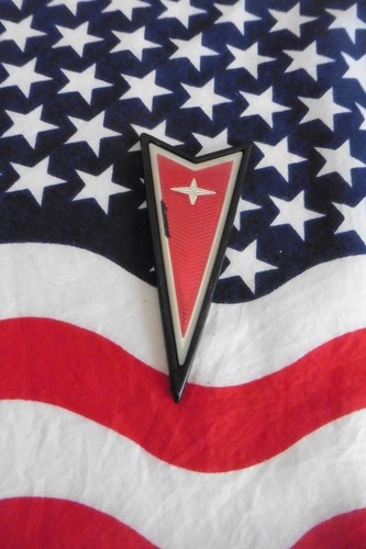Pontiac emblem badge - us,