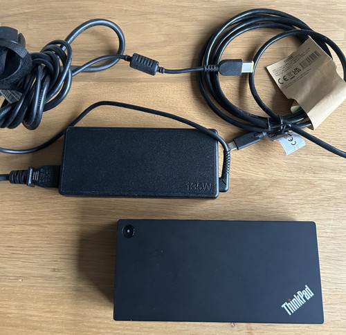 Lenovo thinkpad universal - lenovo,