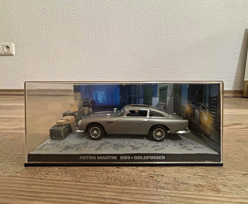 Aston martin db5 - martin,