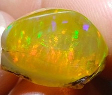 Dunkler Opal