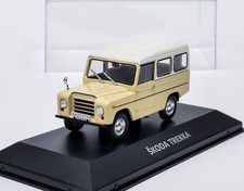 Skoda Trekka (1967) beige/weiß + Plexiglasbox DeA 1:43