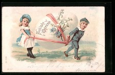 Kinder transportieren Riesenei