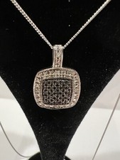 Schwarzer Diamant Cluster