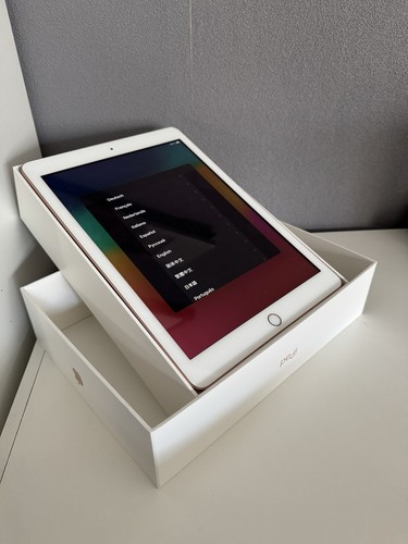 Ipad 32gb gold model - gold,
