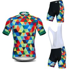 Radtrikot Kurzarm und Radhose