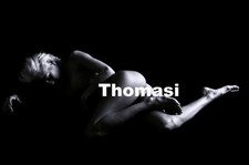 Aktfoto vor Schwarz,  Nude