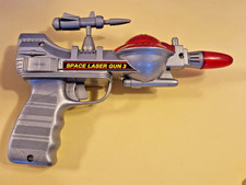 Space Laser Gun 3 Spacetoy Kinderpistole, Batteriebetr. m.Licht+Sound 80er neuw.