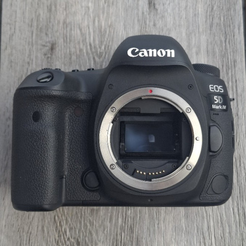 Canon eos mark iv - mark,