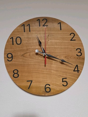 Wanduhr aus kirsche - wanduhr, massivholz