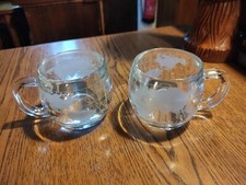  2 Vintage 70er Jahre Nestle klar & geätztes Glas Weltkarte Kaffee Tee Becher