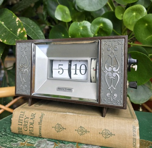 Vintage flip clock - flip, rhythm