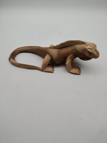 Handgeschnitzter leguan aus - handgeschnitzter,