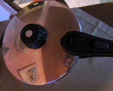 FISSLER „Vitavit“ Schnellkochtopf mit Original-Zubehör, 4,5 l