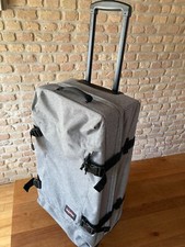 Koffer Eastpak grau mit Rollen