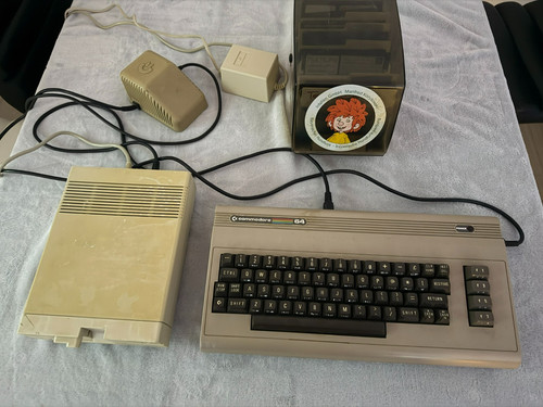 Commodore c64 set mit - commodore,