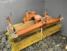 Kehrbesen Schneebesen Zapfwelle Kleintraktor Frontbesen Holder Winterdienst Wima
