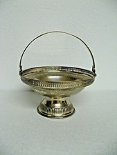 Henkelschale auf Fuß