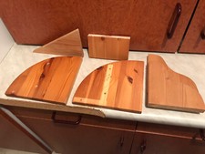 Kleines Eckregale aus Holz