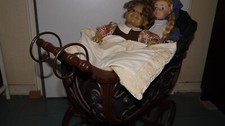 Nostalgischer Puppenwagen ein besonderes Geschenk