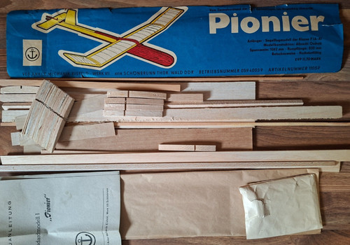 Pionier segelflugzeug bausatz - pionier,