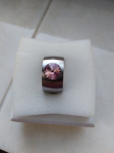Edelstahlring mit rosafarbenem