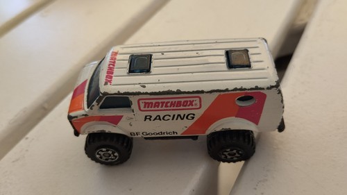 Matchbox 4x4 chevy van - matchbox,