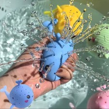 4 Mal Spritz-Wal Badespielzeug