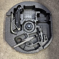 VW Touran 1T Werkzeugmulde