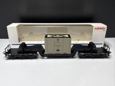 Spur H0 MÄRKLIN 4618 Tiefladewagen mit Kiste Traktor Güterwagen Neuwertig&OVP AC