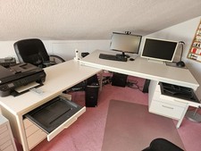 Große Winkelschreibtisch-Kombination  für Schule und Beruf - ohne Geräte o.ä.