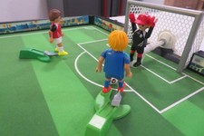 PLAYMOBIL SPORTS & ACTION: Große Fußball-Arena im Klappkoffer  -- Guter Zustand 
