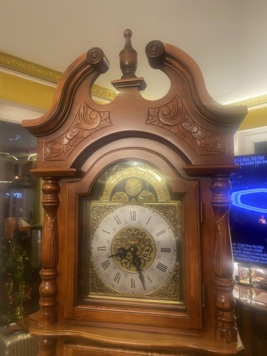 Vintage turmuhr aus holz - holz,