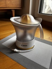 Bosch VitaPress MCP3500N citrus juicer, 0.8 l juice container, dishwasher safe