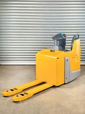 Jungheinrich ERE 225 - 2.5t NIEDERHUBWAGEN -  SERVICE NEU - BATTERIE 81%